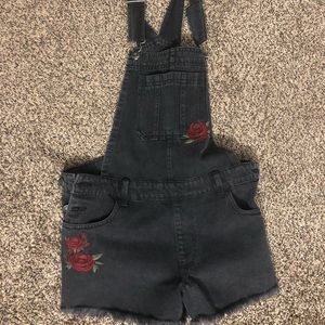 Overall shorts